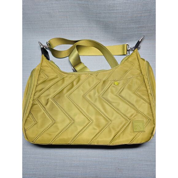 IHKWIP The Zig Zag Quilted Convertible Shoulder Crossbody Bag Green - Picture 1 of 4